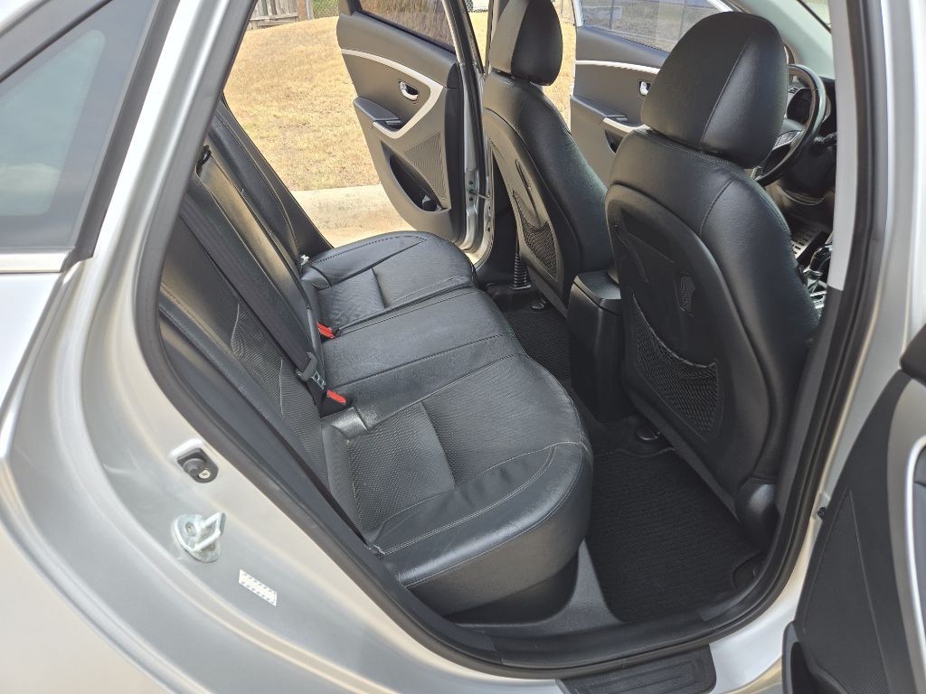 2016 Hyundai Elantra Image 15