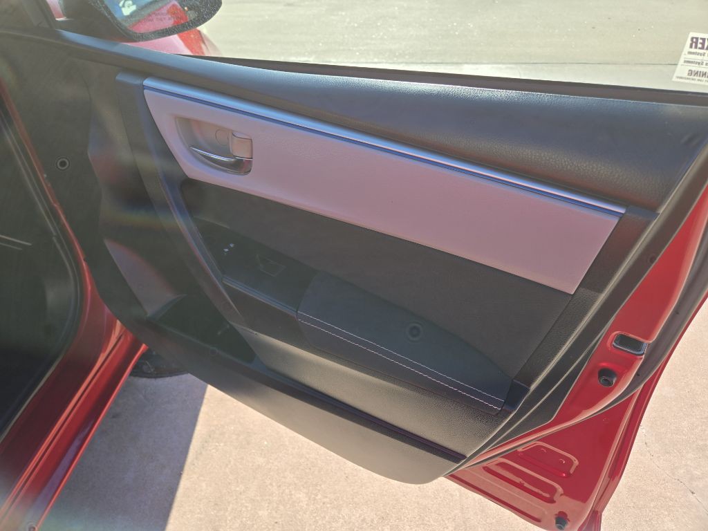 2014 Toyota Corolla Image 18
