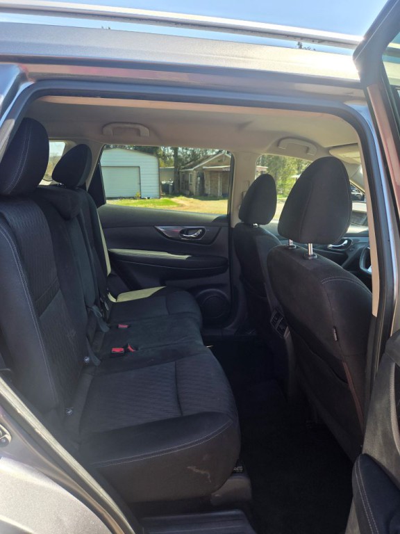 2017 Nissan Rogue Image 9