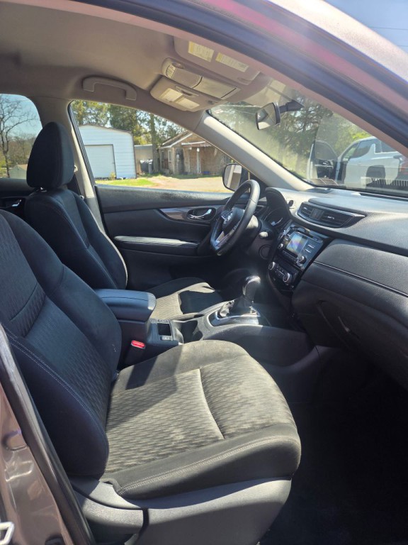 2017 Nissan Rogue Image 10