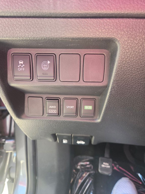 2017 Nissan Rogue Image 16