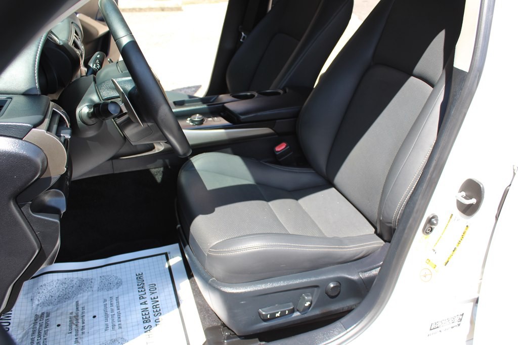 2014 Lexus IS Image 22