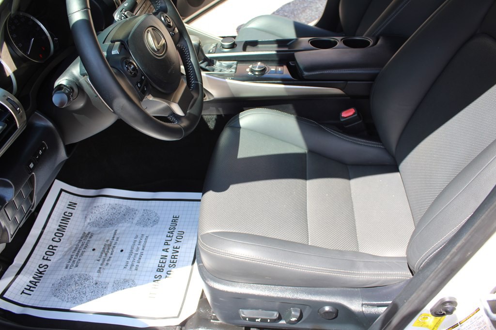2014 Lexus IS Image 23