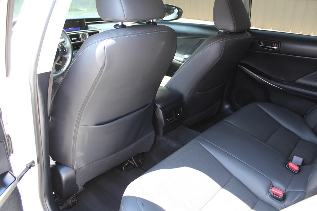 2014 Lexus IS Image 33