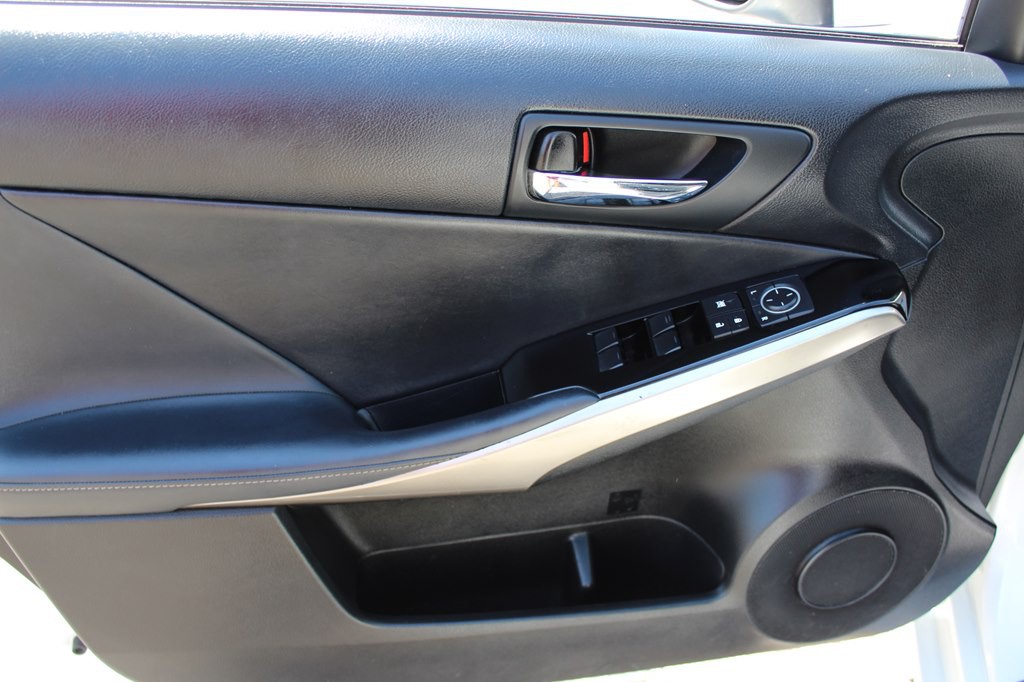2014 Lexus IS Image 37