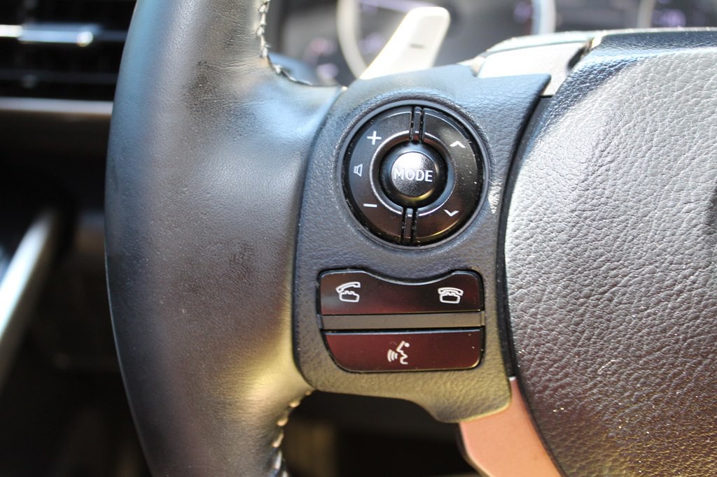 2014 Lexus IS Image 40