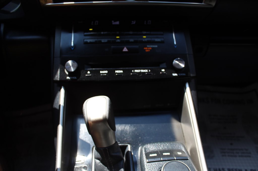 2014 Lexus IS Image 44