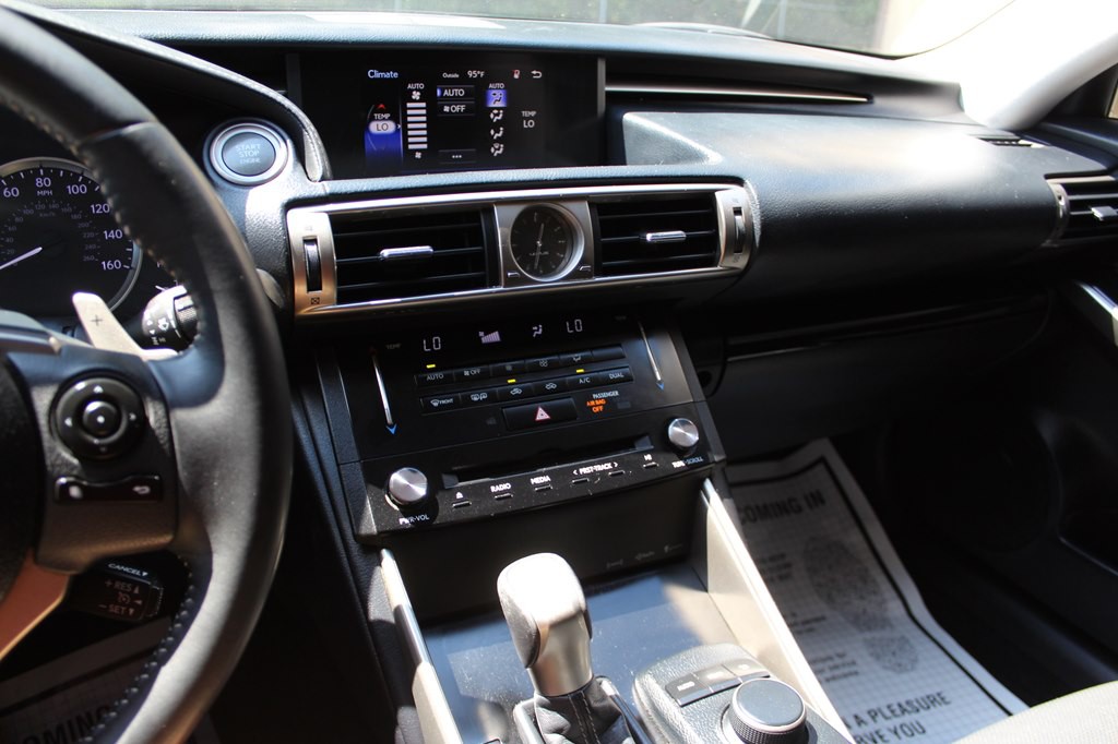2014 Lexus IS Image 46