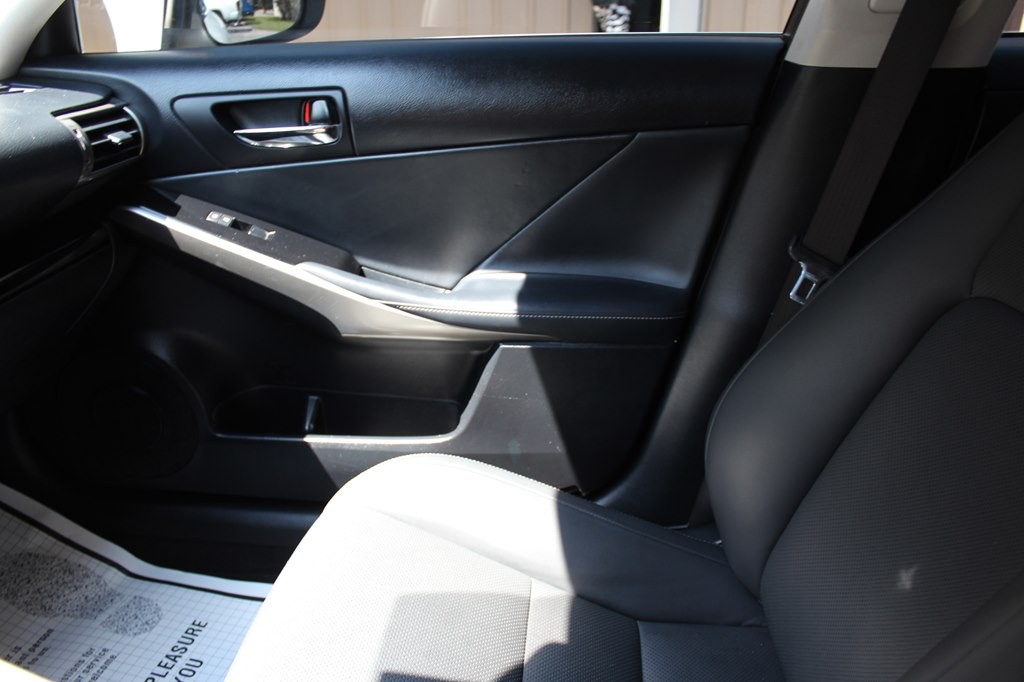 2014 Lexus IS Image 47