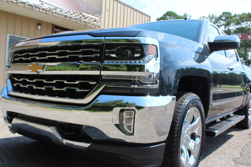 2018 Chevrolet Silverado 1500 Image 3