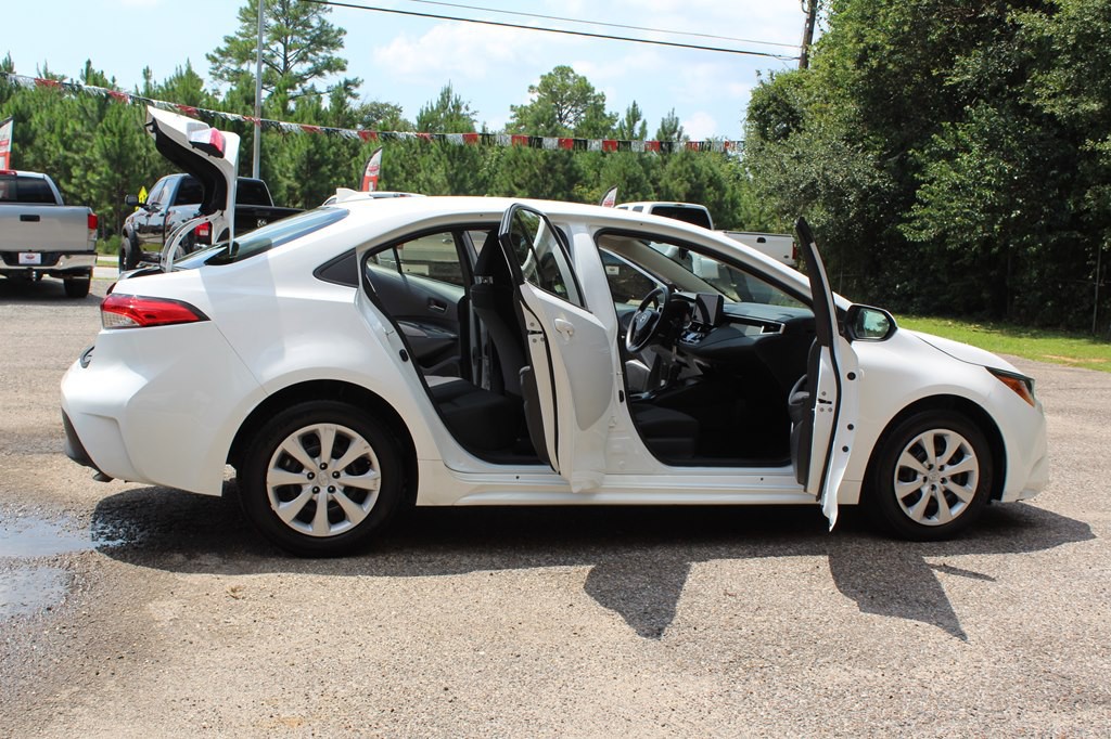 2023 Toyota Corolla Image 18
