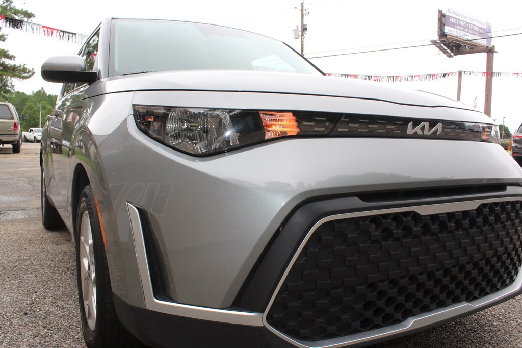 2024 Kia Soul Image 2