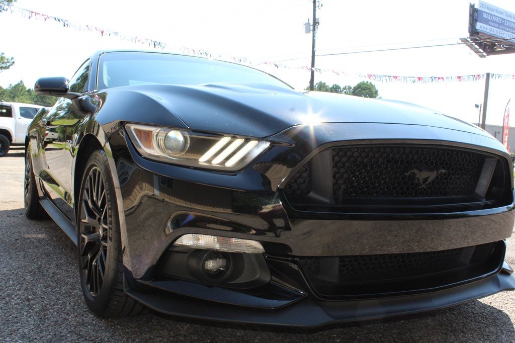 2017 Ford Mustang Image 2