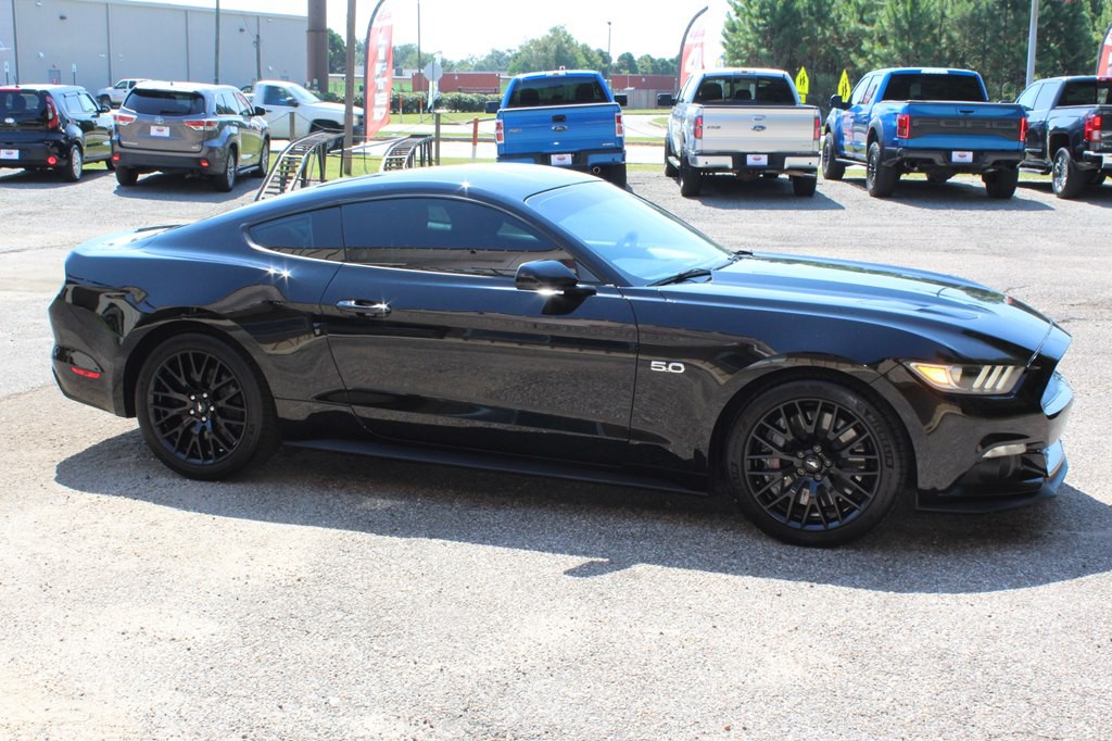 2017 Ford Mustang Image 11