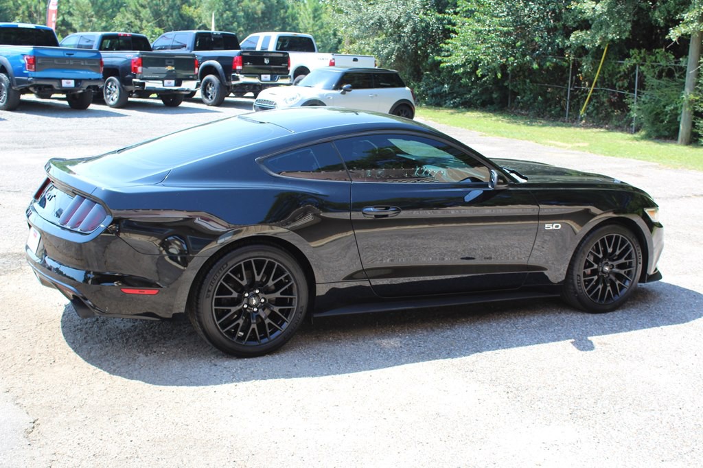 2017 Ford Mustang Image 13