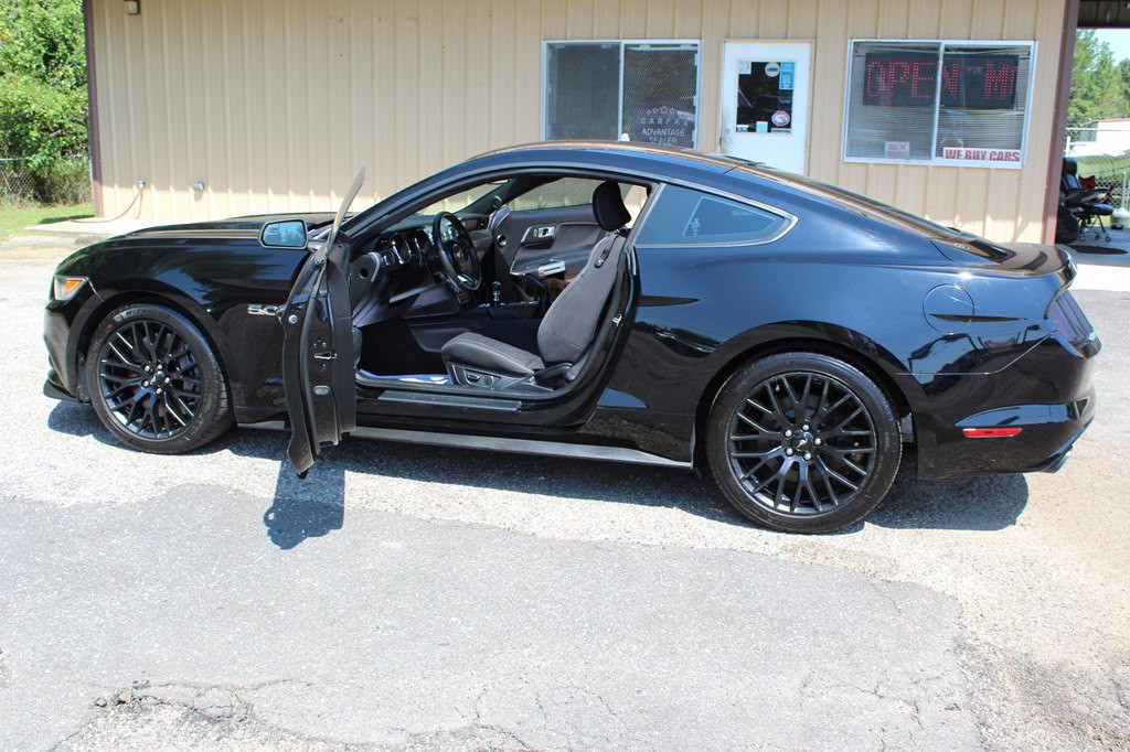 2017 Ford Mustang Image 19
