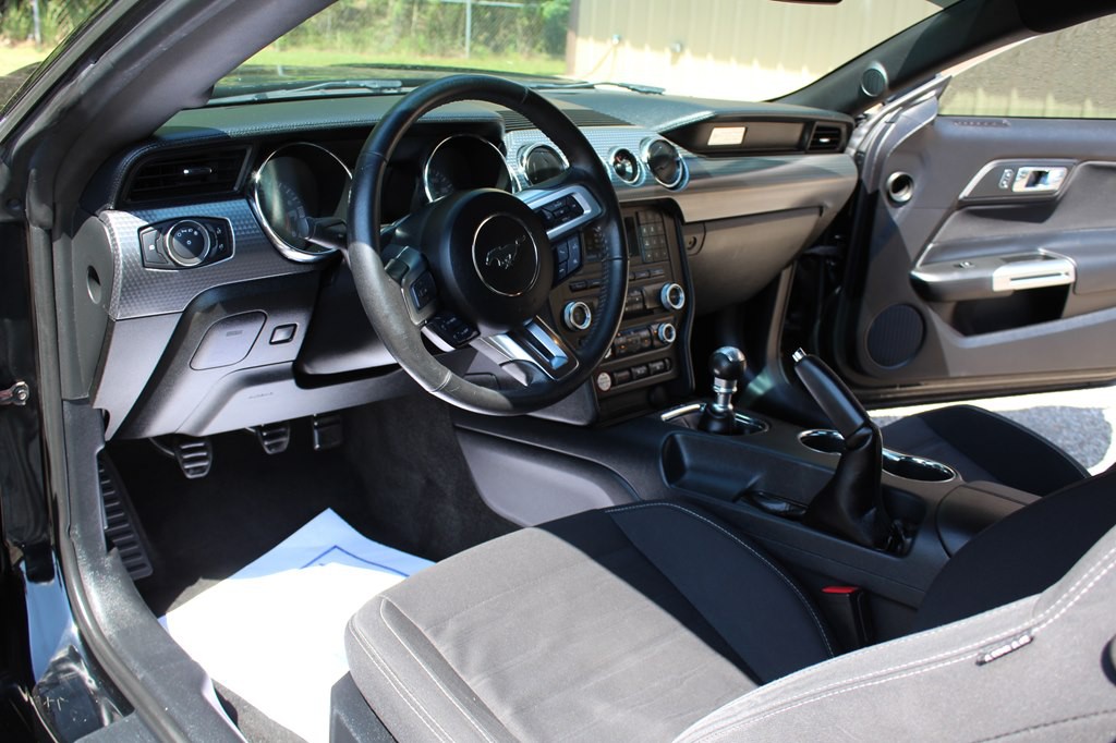 2017 Ford Mustang Image 23
