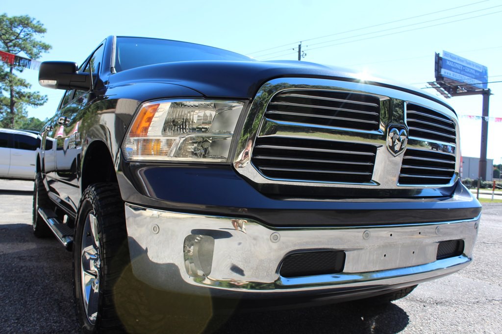 2016 RAM 1500 Image 2