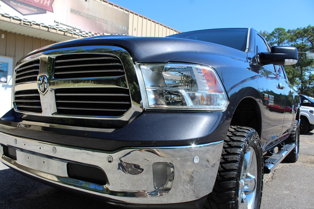 2016 RAM 1500 Image 3