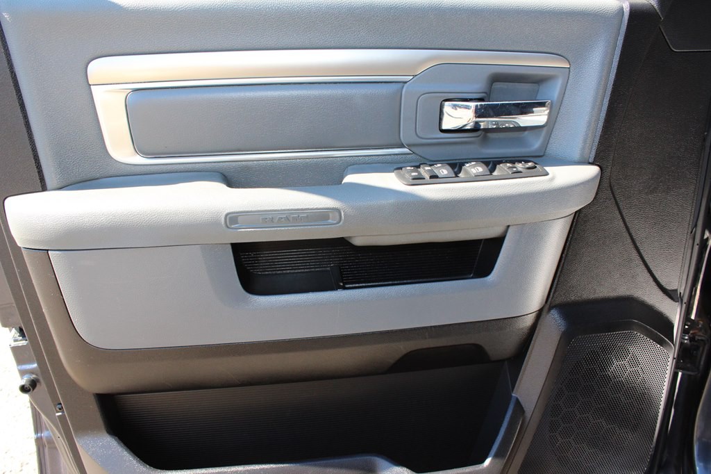 2016 RAM 1500 Image 35