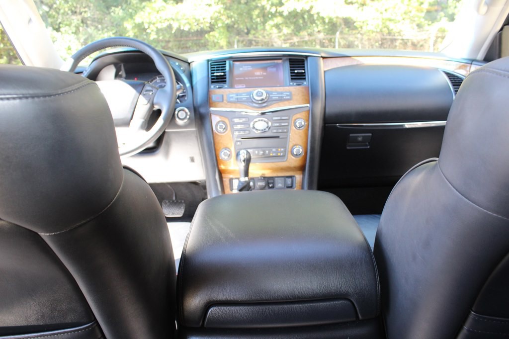 2014 INFINITI QX80 Image 39