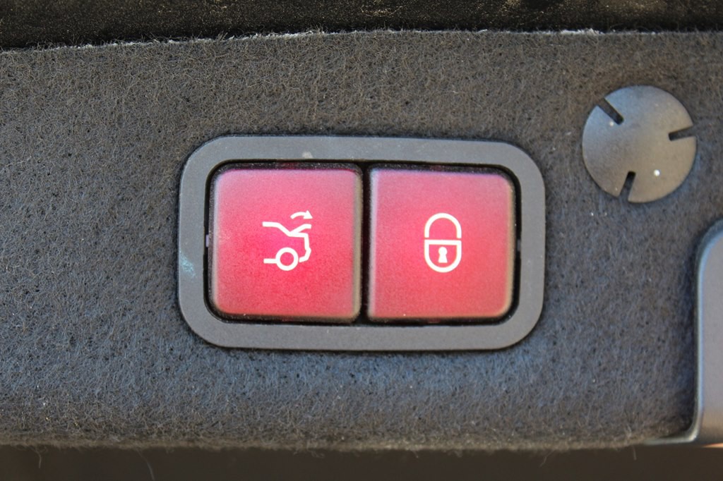 2018 Mercedes-Benz C-Class Image 19