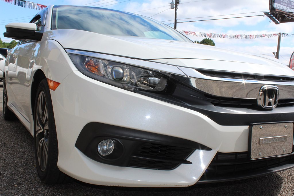 2017 Honda Civic Image 2