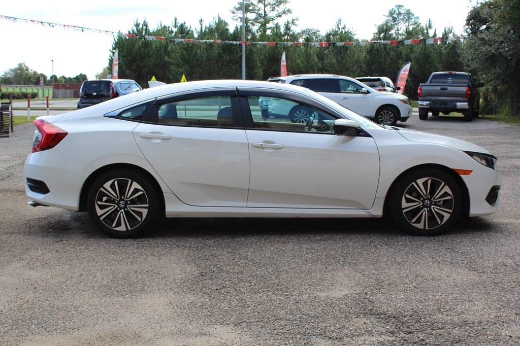 2017 Honda Civic Image 12