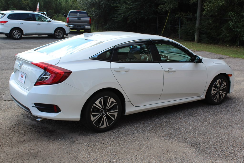 2017 Honda Civic Image 13