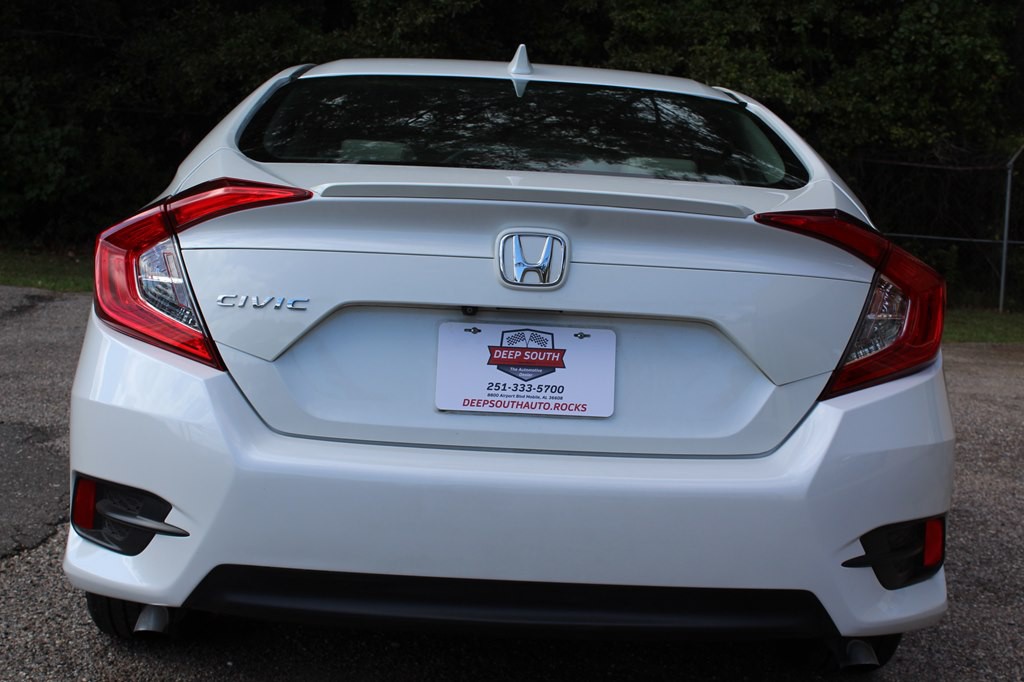 2017 Honda Civic Image 15