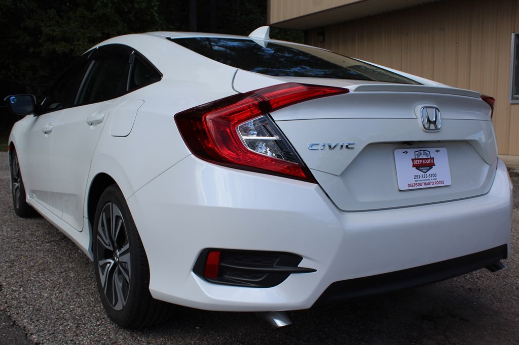 2017 Honda Civic Image 16