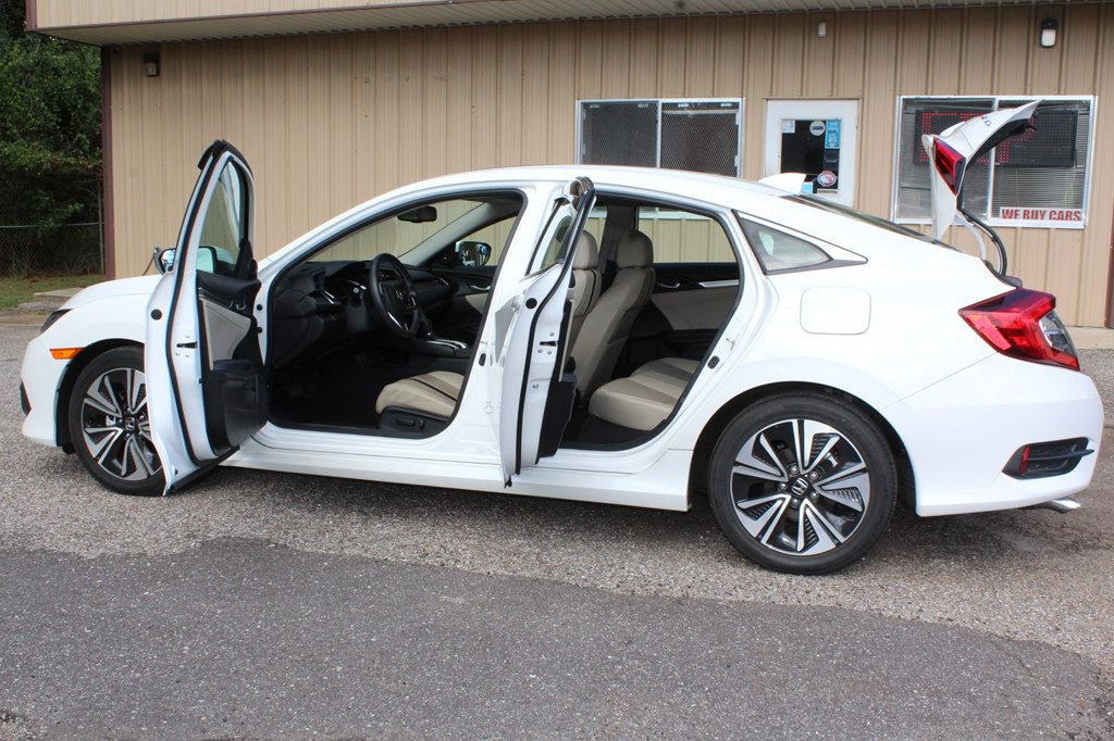 2017 Honda Civic Image 18