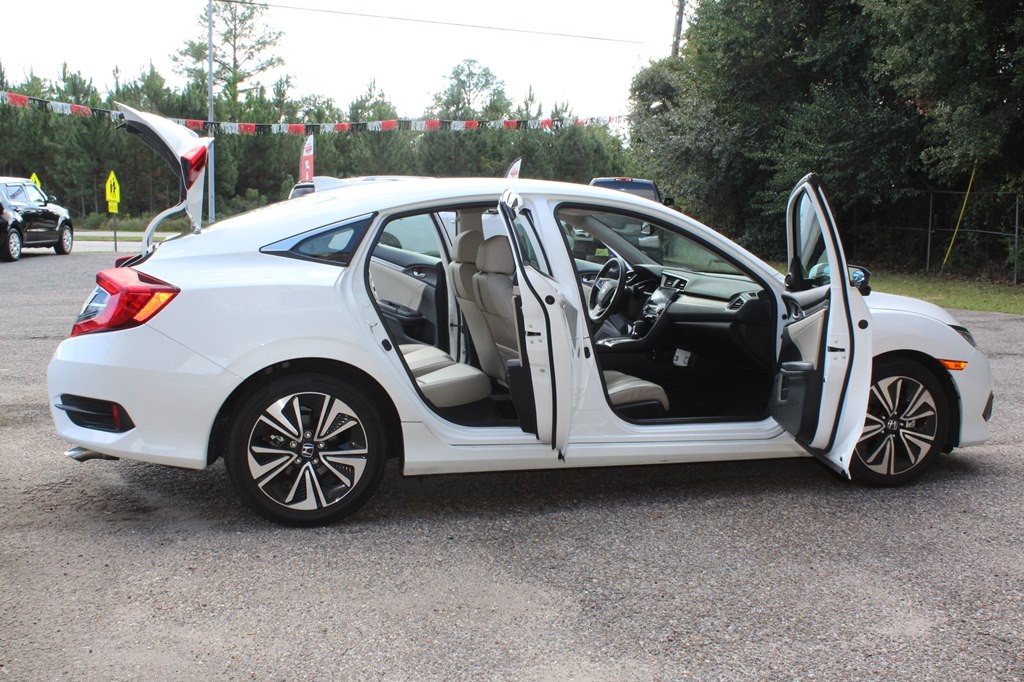 2017 Honda Civic Image 19