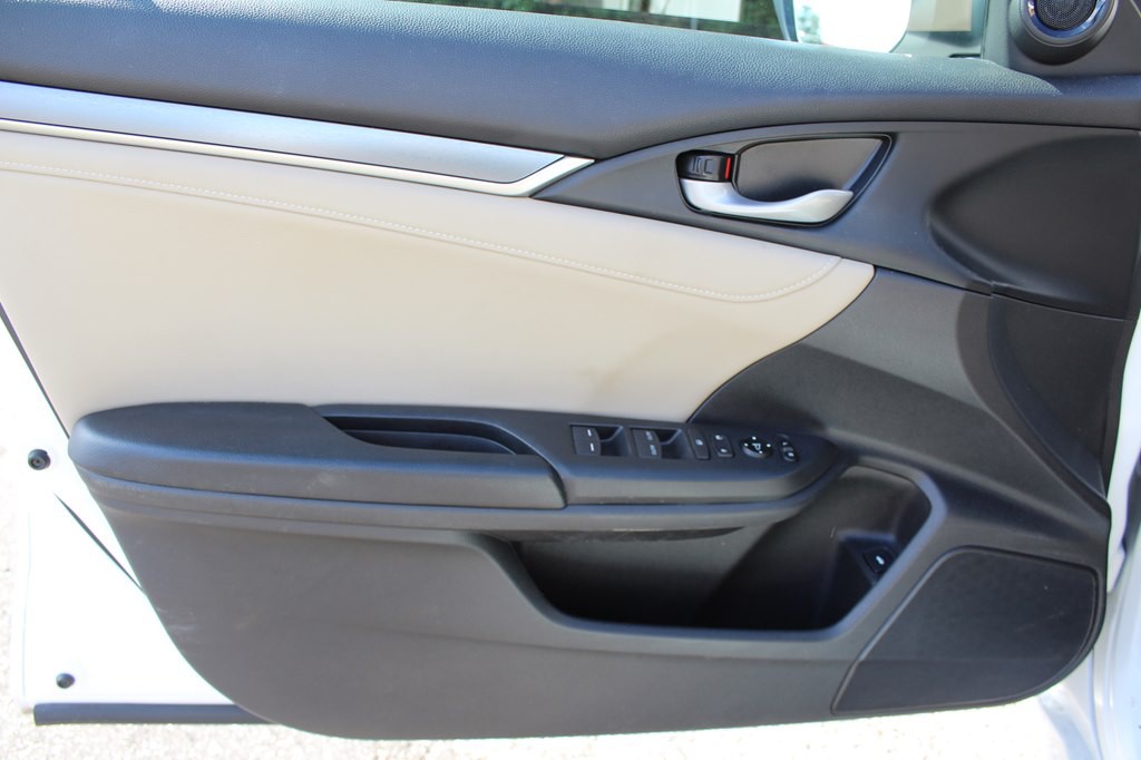 2017 Honda Civic Image 33