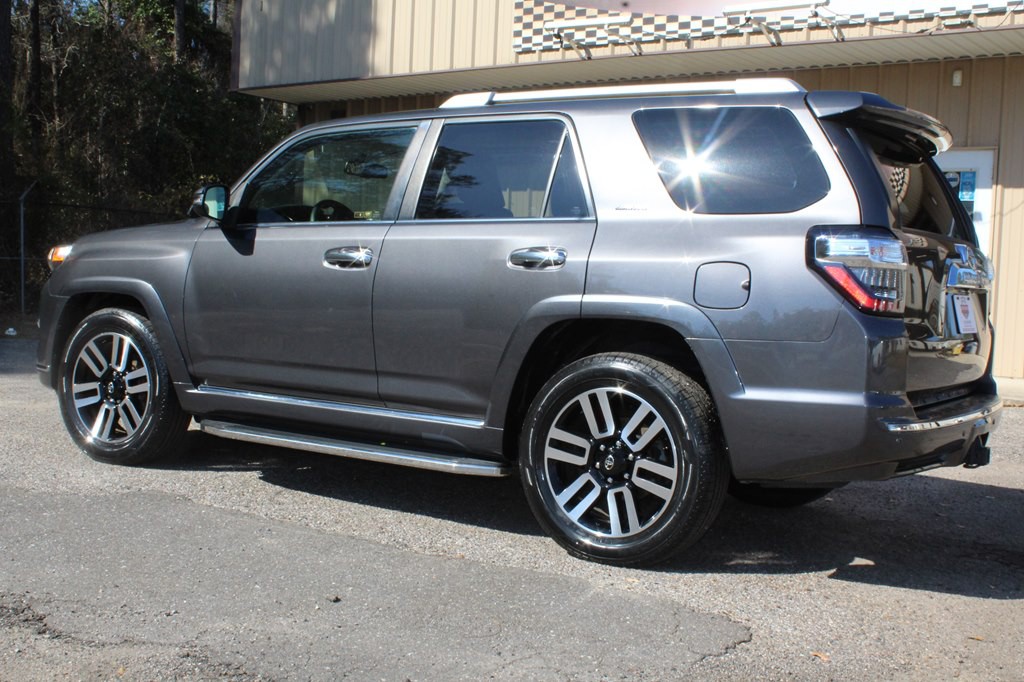2016 Toyota 4Runner Image 18