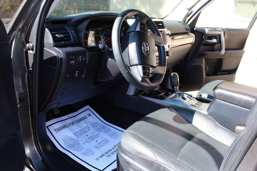 2016 Toyota 4Runner Image 24