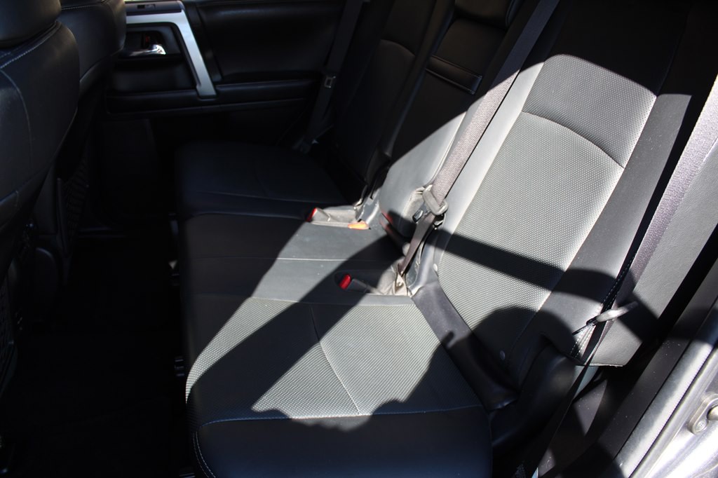 2016 Toyota 4Runner Image 31