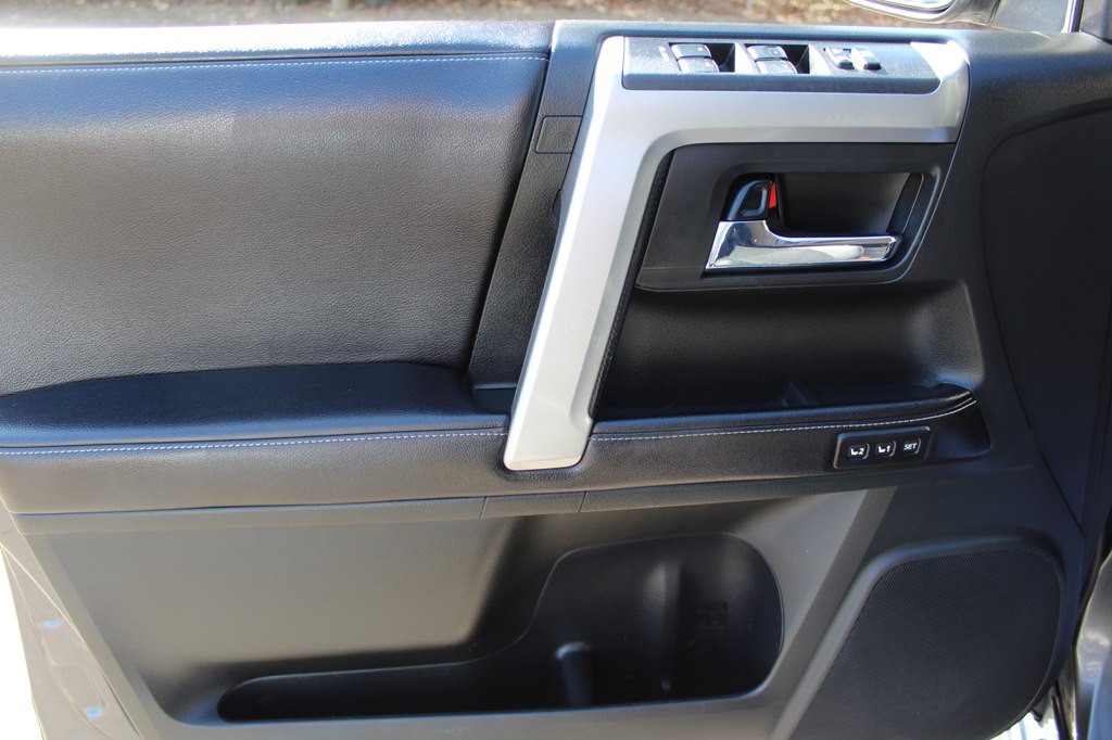 2016 Toyota 4Runner Image 36