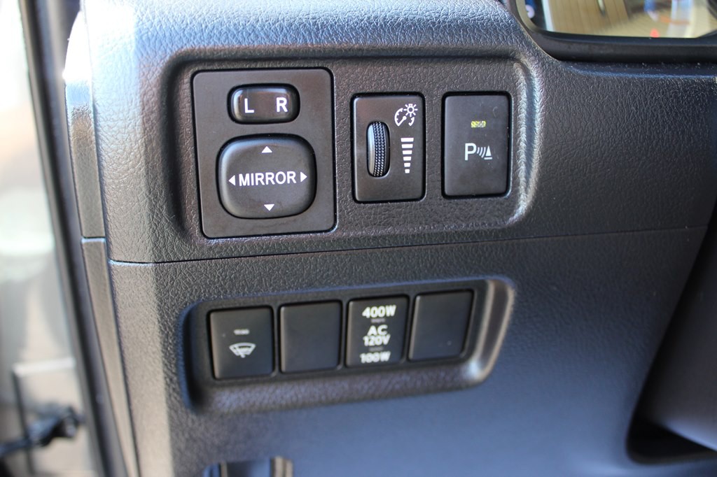 2016 Toyota 4Runner Image 39