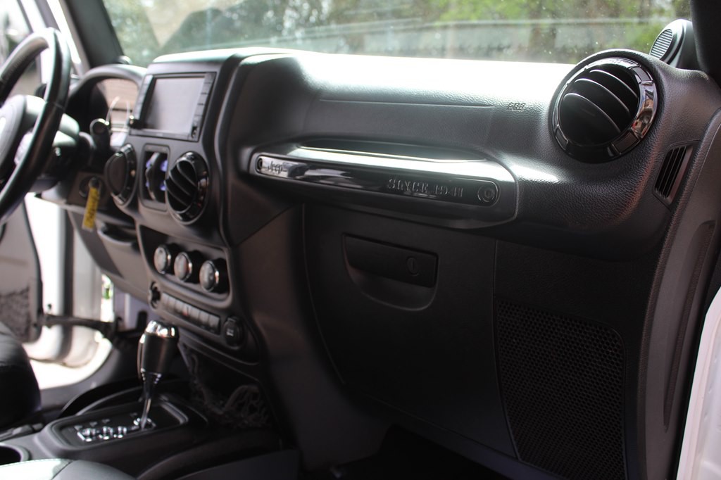 2014 Jeep Wrangler Unlimited Image 25