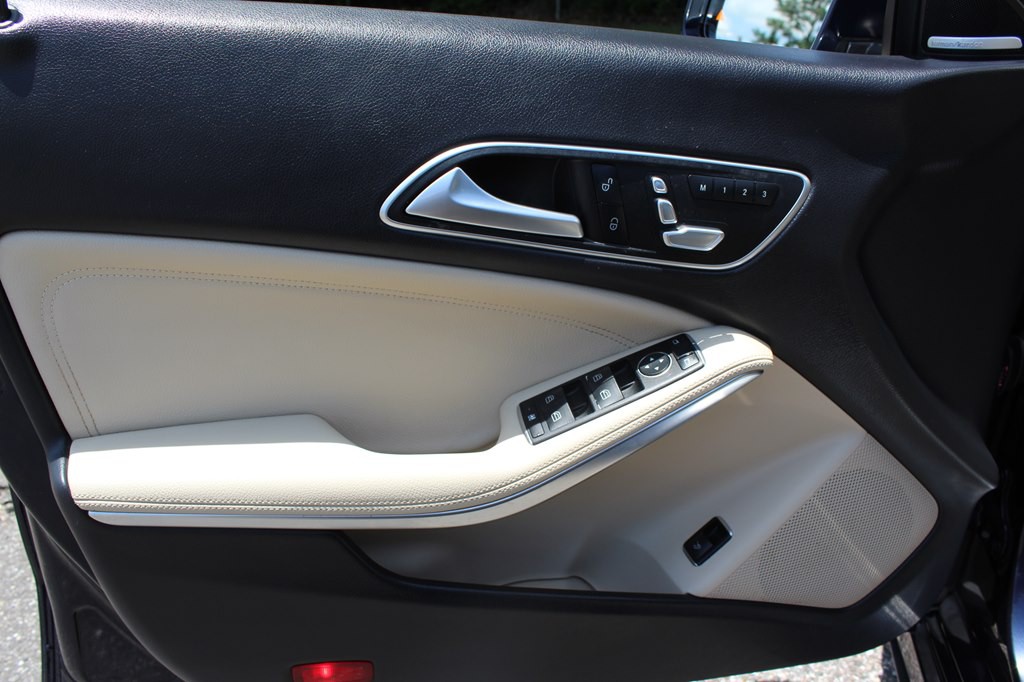 2017 Mercedes-Benz CLA-Class Image 22