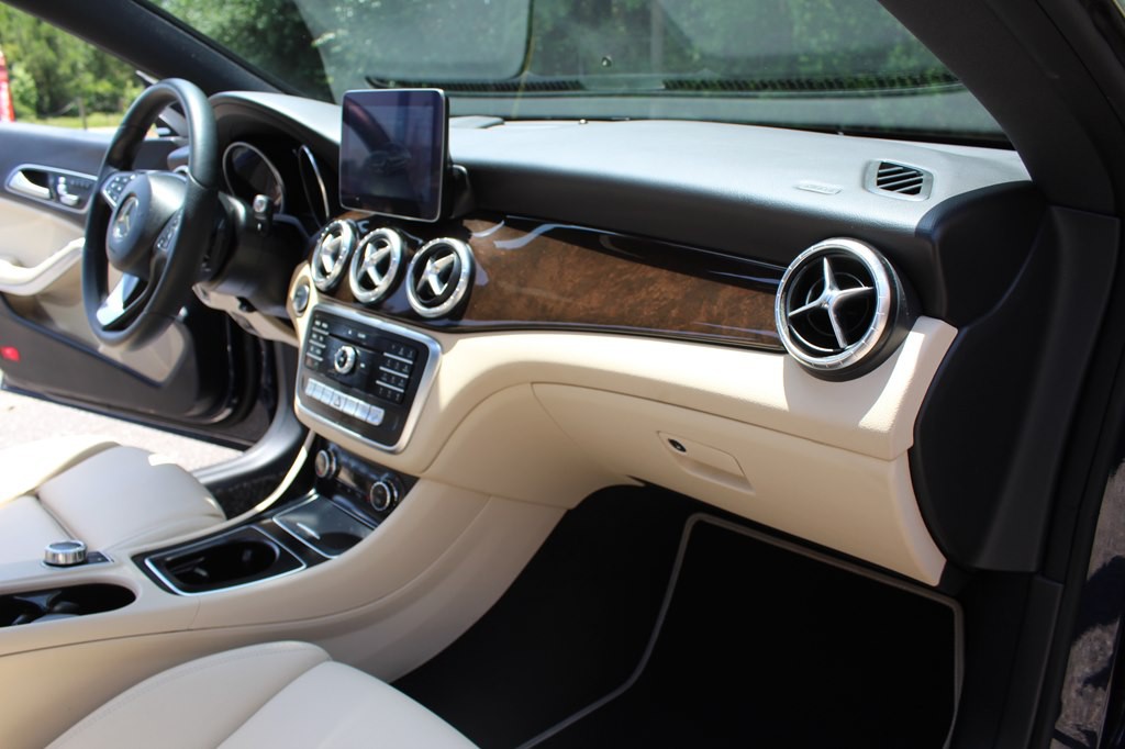 2017 Mercedes-Benz CLA-Class Image 28
