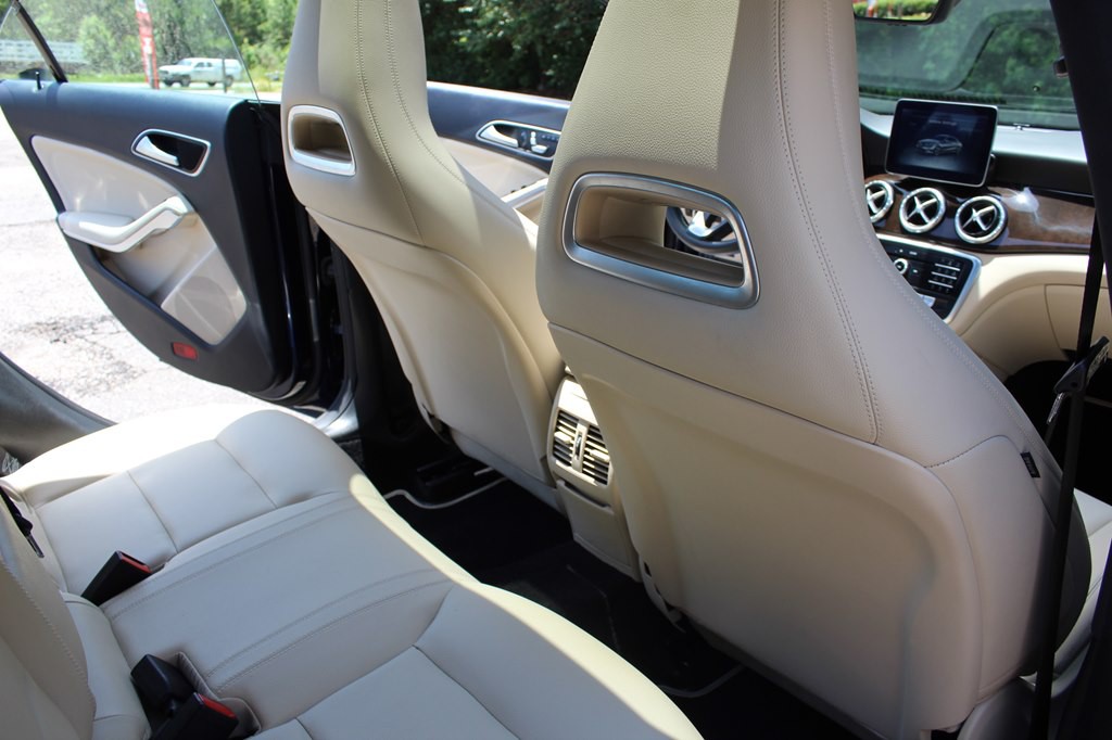 2017 Mercedes-Benz CLA-Class Image 30