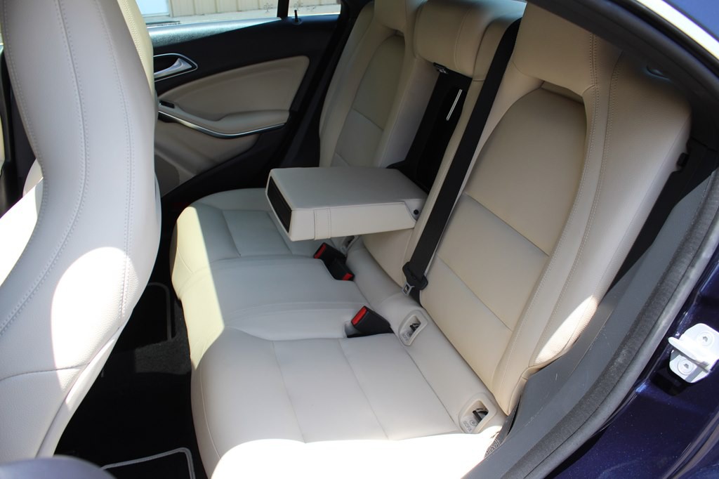2017 Mercedes-Benz CLA-Class Image 31