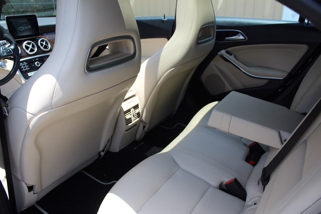 2017 Mercedes-Benz CLA-Class Image 32