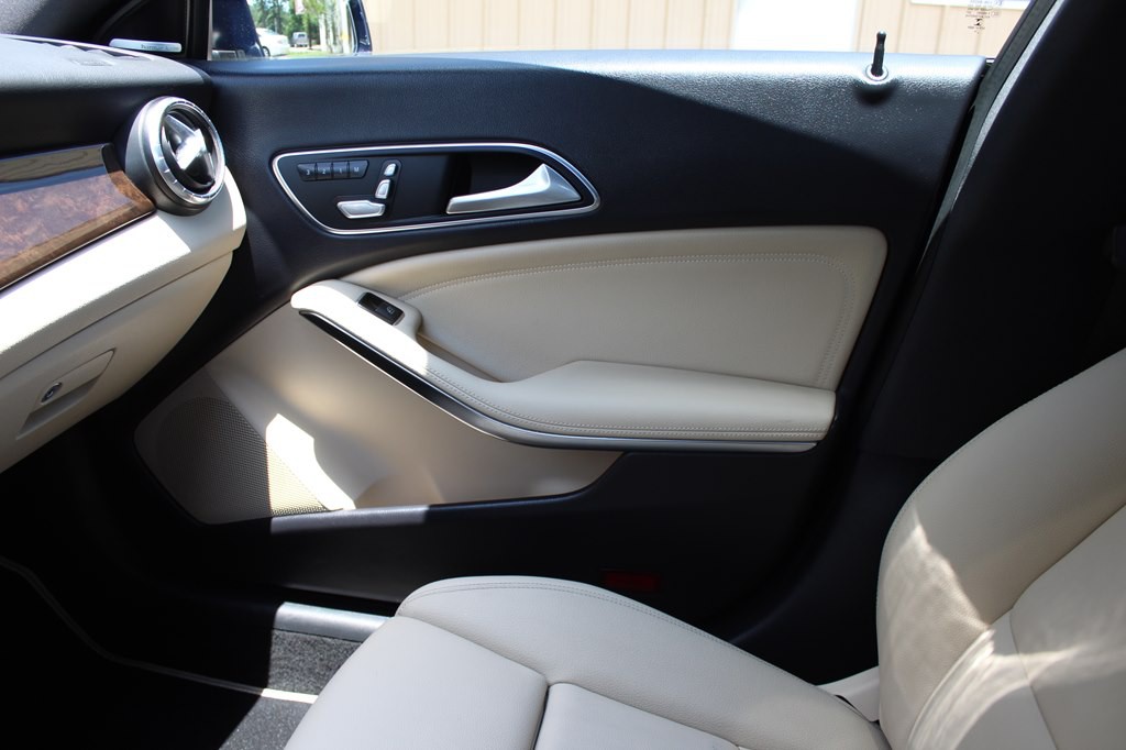 2017 Mercedes-Benz CLA-Class Image 41