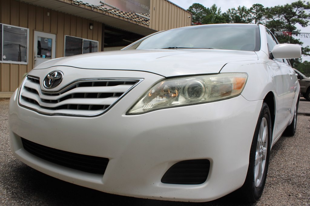 2011 Toyota Camry Image 3