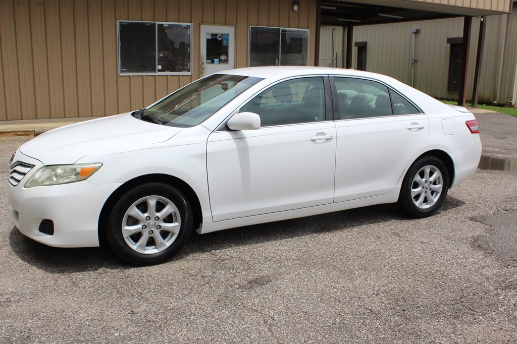 2011 Toyota Camry Image 5