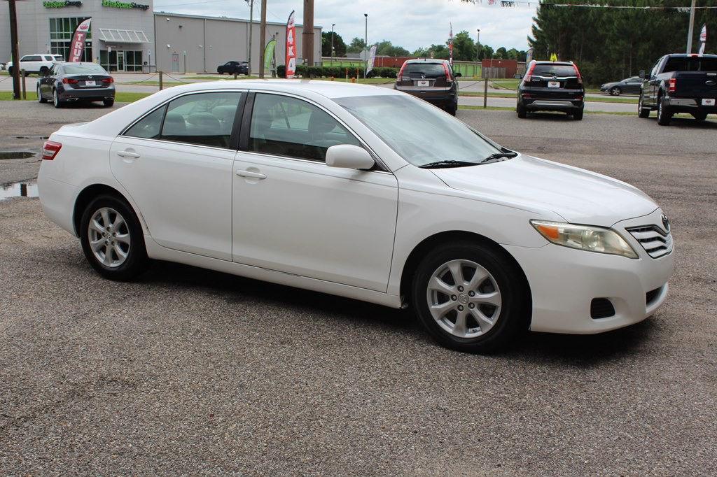 2011 Toyota Camry Image 10