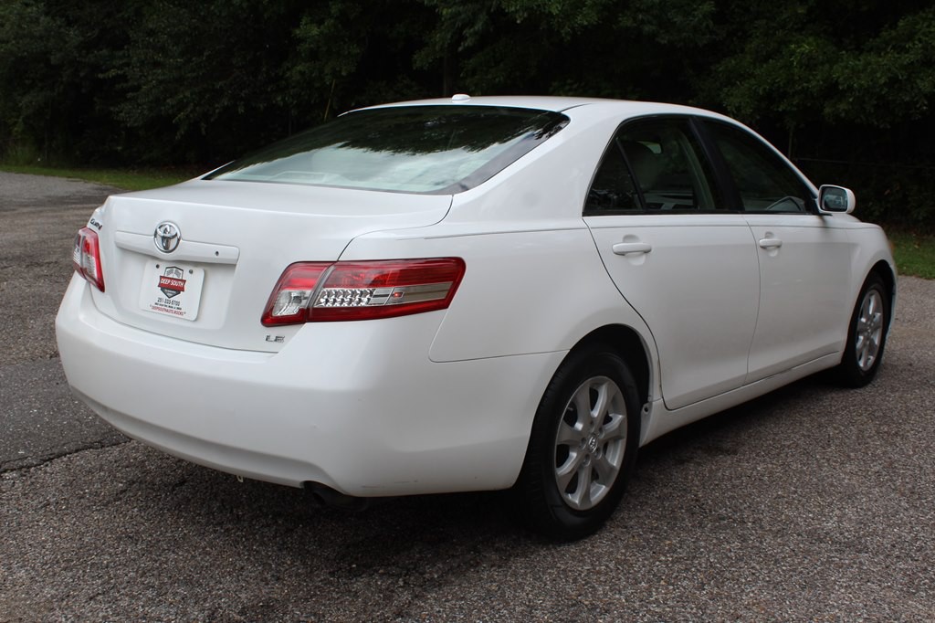 2011 Toyota Camry Image 13